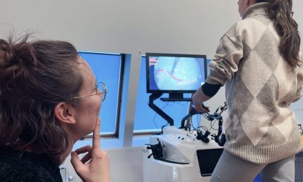 <strong>Virtual reality vs silicone inserts in laparoscopic training</strong>